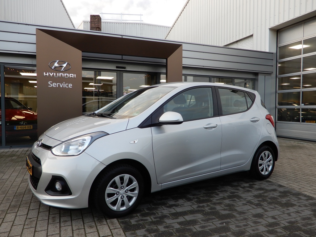 Hyundai I 10 1.0i i-motion comfort | cruise control | climate control |
