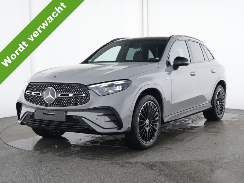 Mercedes-Benz Glc 400e 4matic amg 381 pk i 2025 i panorama dak i head-up i 360 camera i trekhaak i burmester i keyless go i 20'' velgen i i niveau regeling i verwarmd stuurwiel i stoelverwarming i sfeerverlichting i nightpakket i winterpakk...