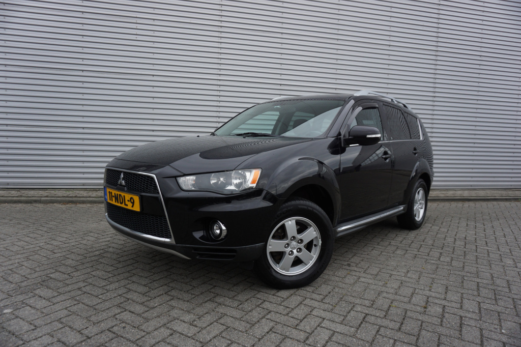 Mitsubishi Outlander 2.0 intro edition automaat - airco / carplay / cruise / elektr. ramen / trekhaak / nap