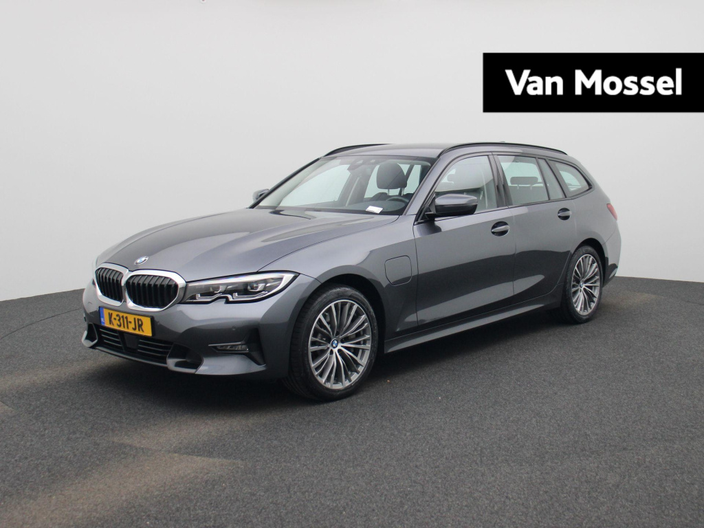 BMW 3-serie touring 330e edrive edition | automaat | lmv | leder | parkeer sensoren | virtual cockpit | stoel verwarming | elec. achterklep | navigatie | climate control |  harman kardon | memory seat
