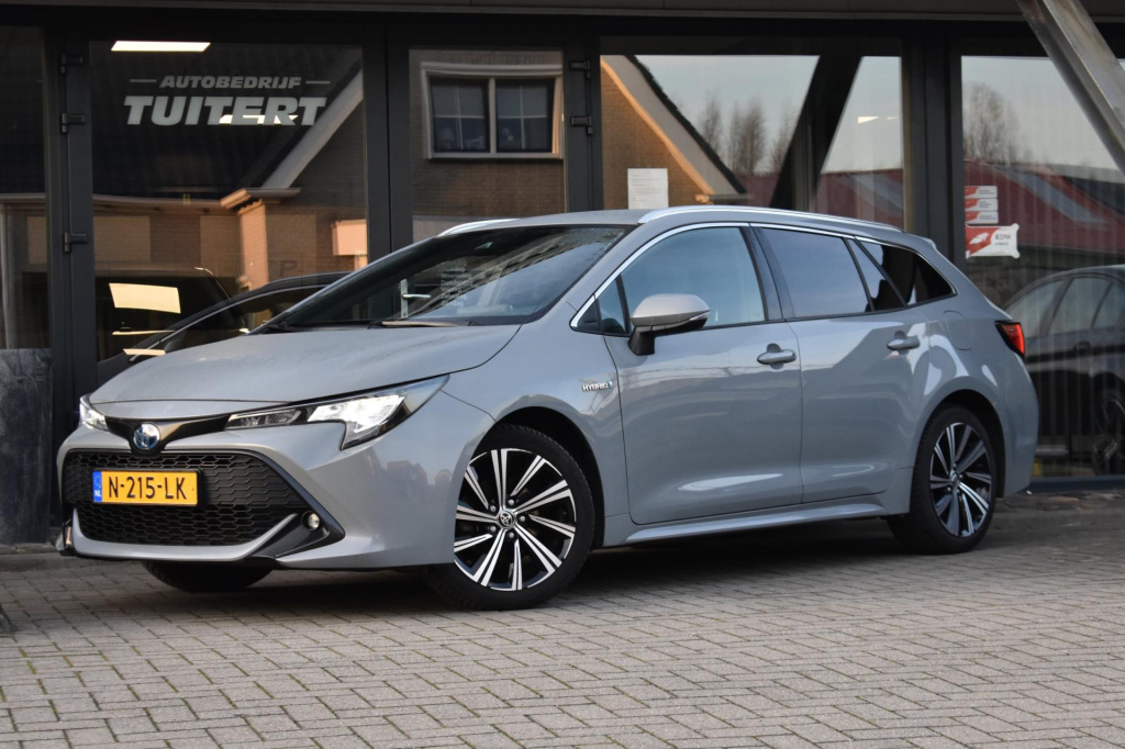 Toyota Corolla Touring Sports 1.8 hybrid dynamic | camera | stoelverwarming | apple carplay | android auto | nap | adapt. cruise