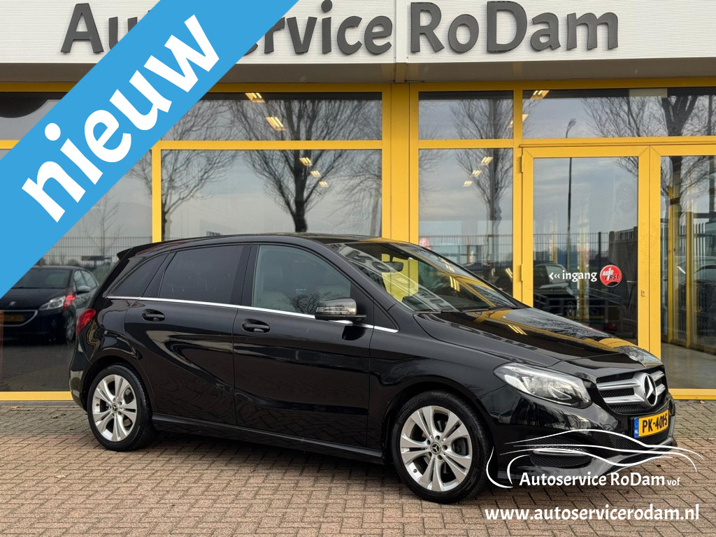 Mercedes-Benz B-Klasse 180 activity edition | leer | automaat |
