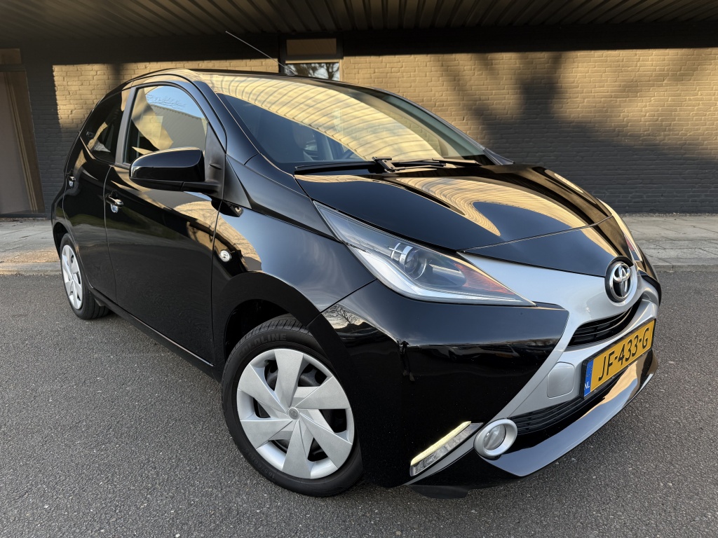 Toyota Aygo 1.0 vvt-i x-play