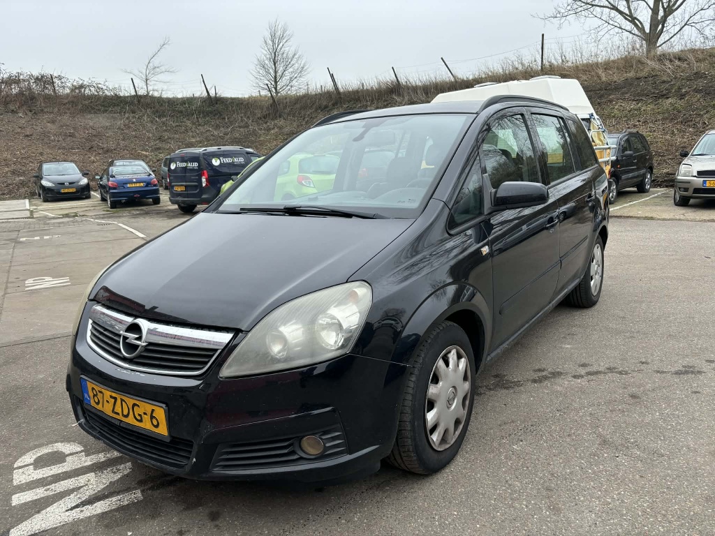 Opel Zafira 1.8 executive