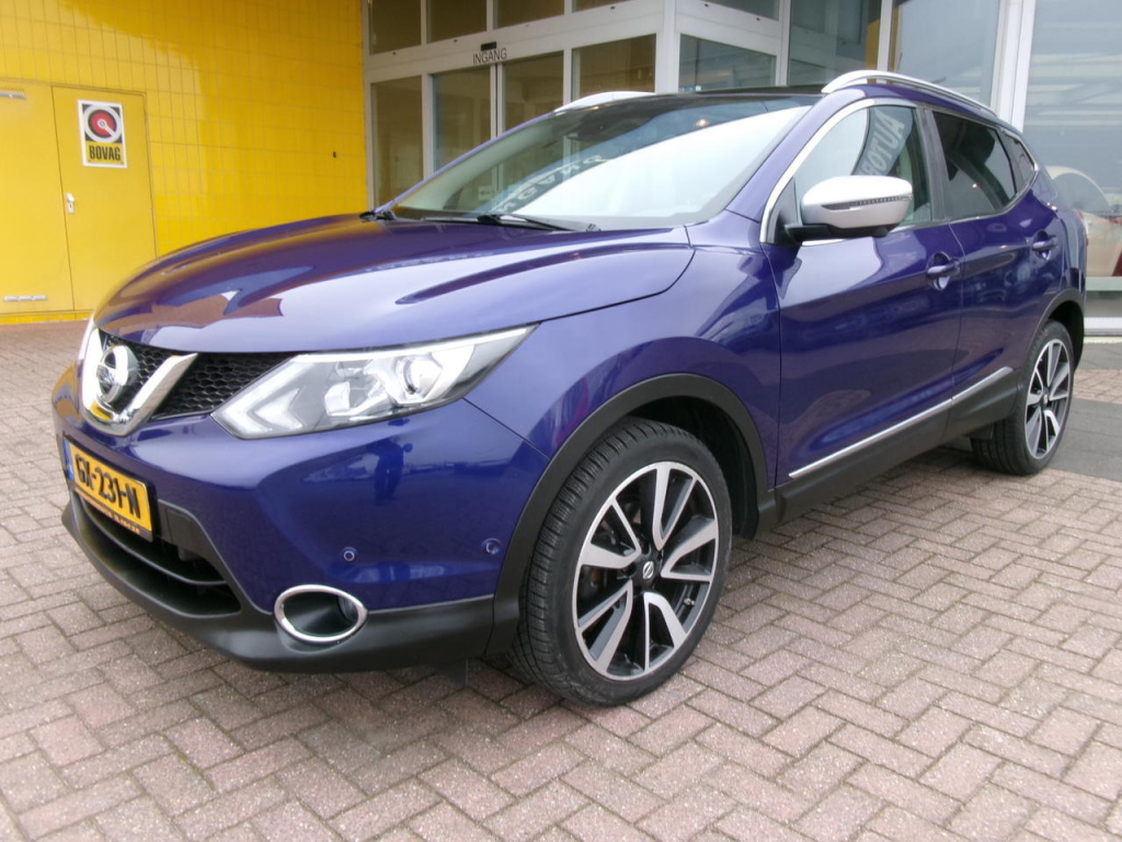 Nissan Qashqai (j11e) 1.2 dig-t airco, 360cam pano.dak, navi, leer