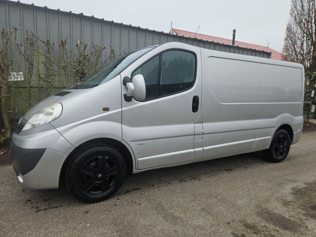 Opel Vivaro 2.5 cdti 145 pk l2h1 tecshift