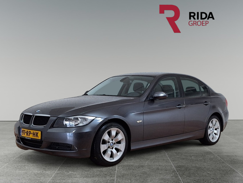 BMW 3-serie 320i dynamic exec.