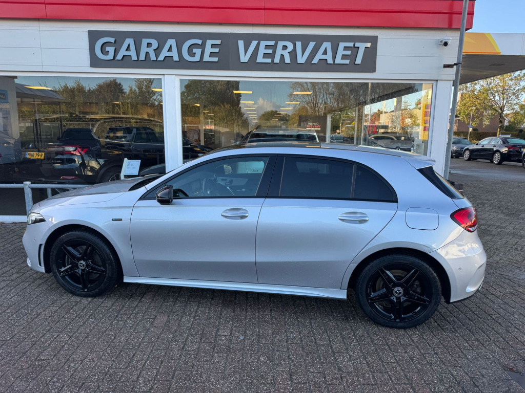 Mercedes-Benz A-Klasse 250 e business solution amg limited