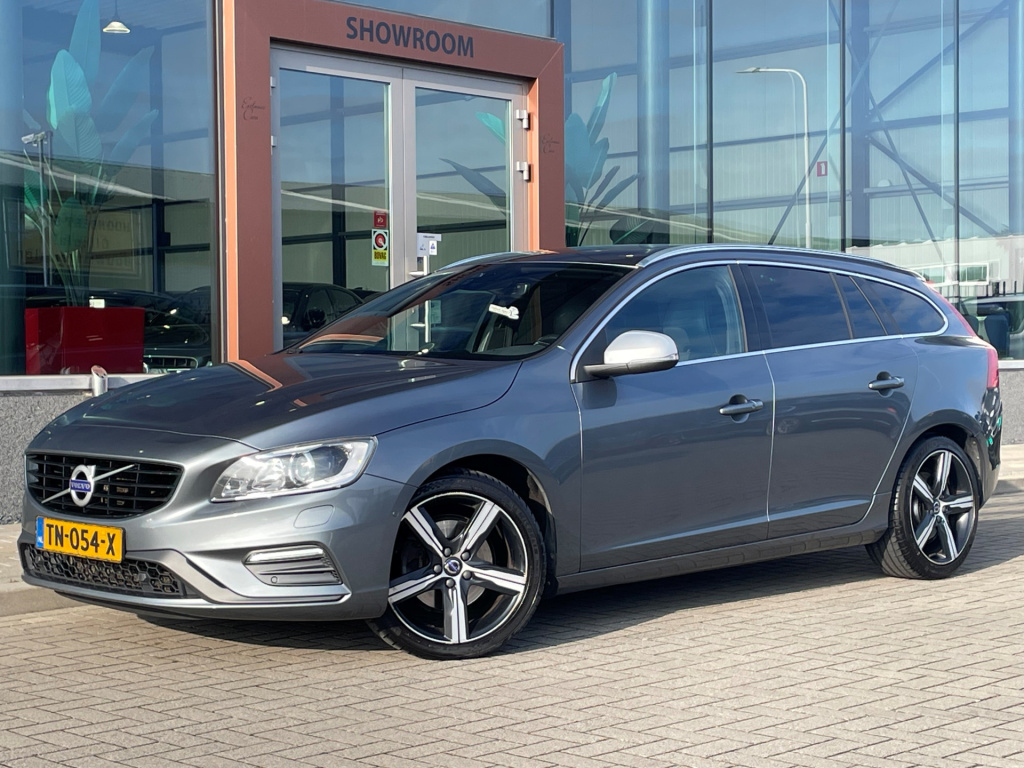 Volvo V60 2.0 d4 r-design automaat | schuifdak | leder | trekhaak