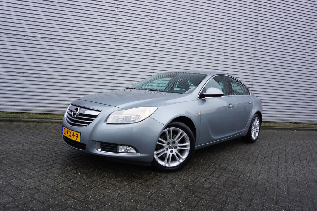 Opel Insignia 2.0 t edition automaat - climate / navi / cruise / leder / parkeersens. / trekhaak / nap