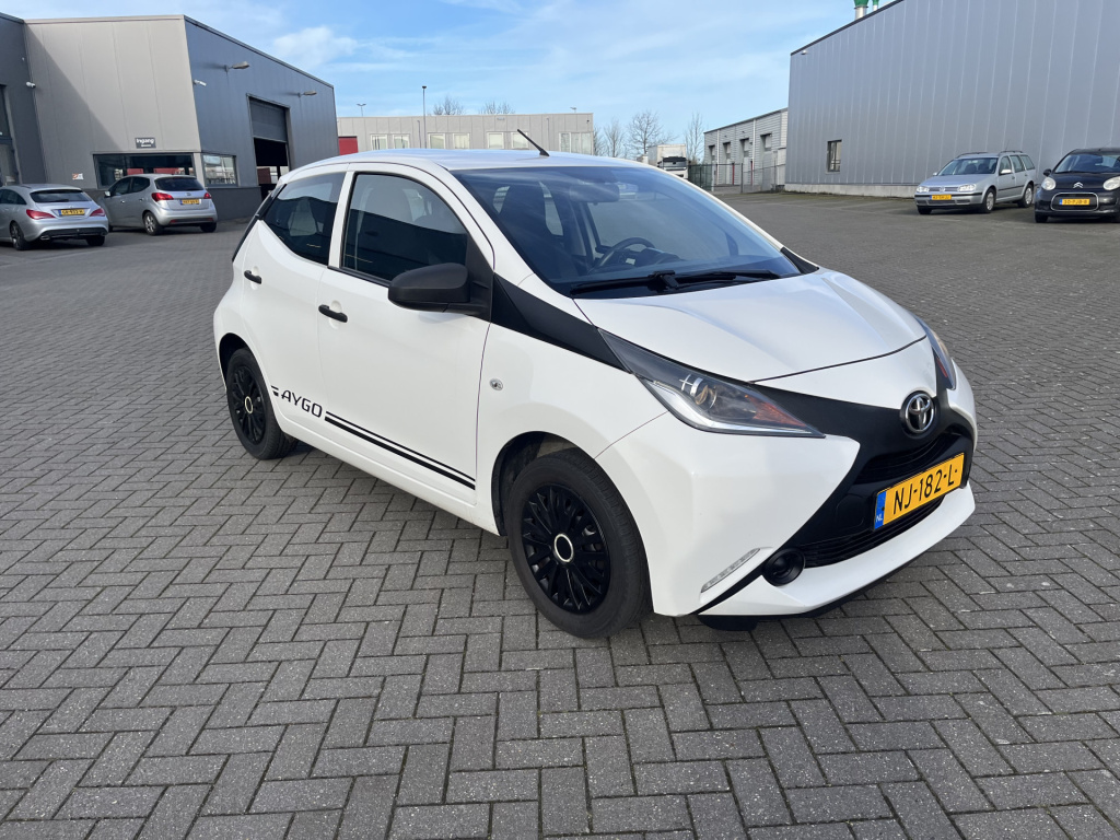 Toyota Aygo 1.0 vvt-i x-now