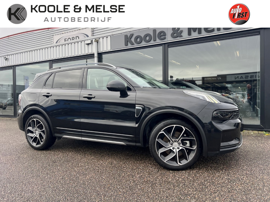 Lynk & Co 01 1.5 261pk phev plug inn hybrid ,black edition , pano dak,car play, 360 gr camera