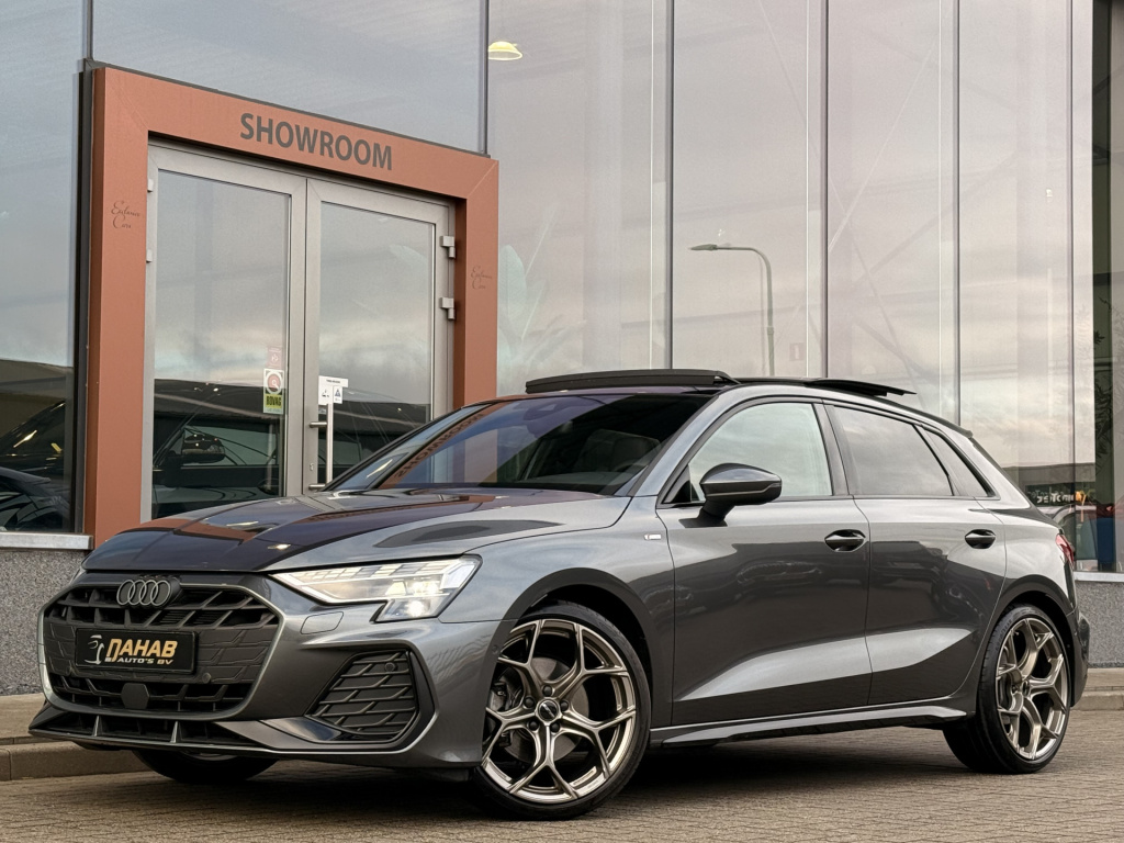 Audi A3 sportback 35 tfsi s edition | pano | sonos | alcantara | head-up | stoelverwarming | keyless |