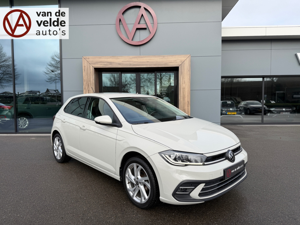 Volkswagen Polo 1.0 tsi style alcantara | camera | virtual | navi | 17 inch | iq light | climate | stoelverwarming | rijklaar incl. garantie