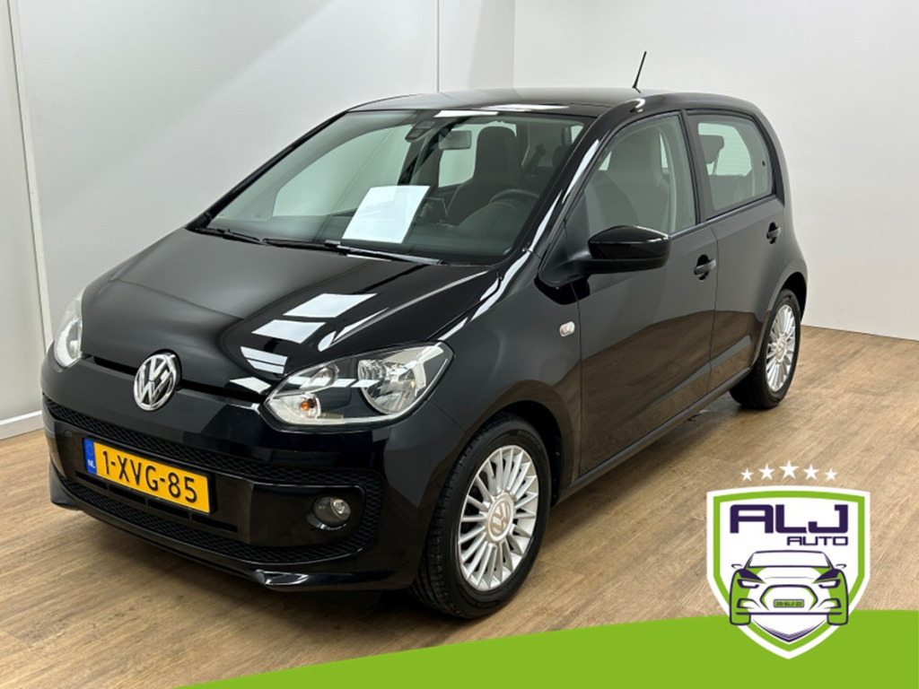 Volkswagen UP! occasion 1.0 high up! bluemotion | zwart | tweedehands volkswagen up | airco | cruisecontrol | bluetooth audio
