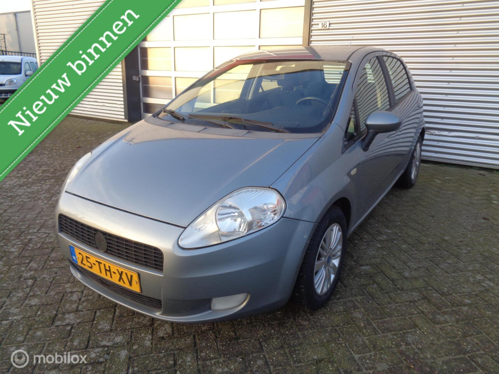 Fiat Grande Punto 1.4-16v emotion/airco/cruise/lm velgen/nieuwe apk 03-2027