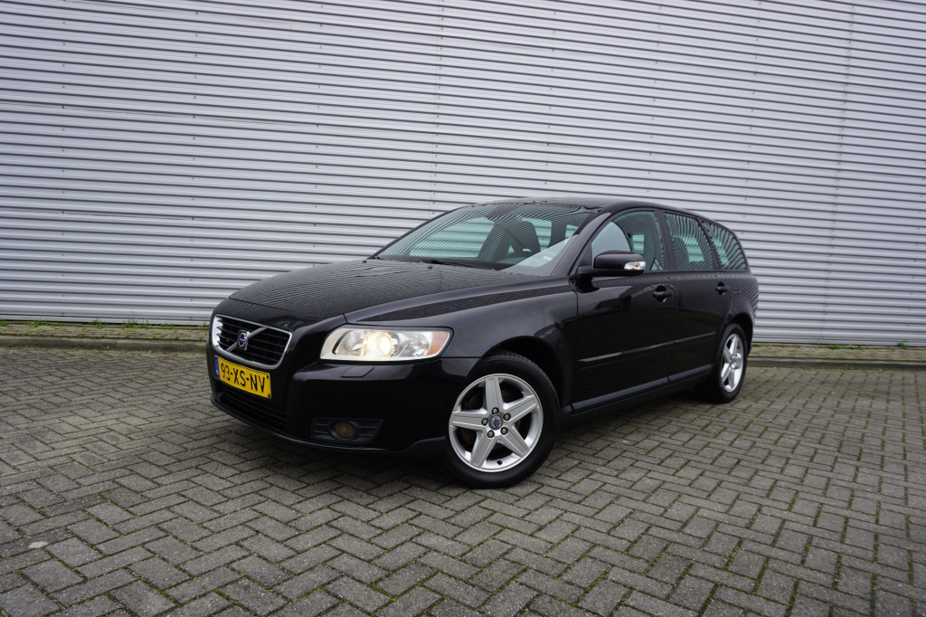 Volvo V50 1.8 edition i airco / cruise / parkeers. / trekhaak / elektr. ramen / lm velgen / nap