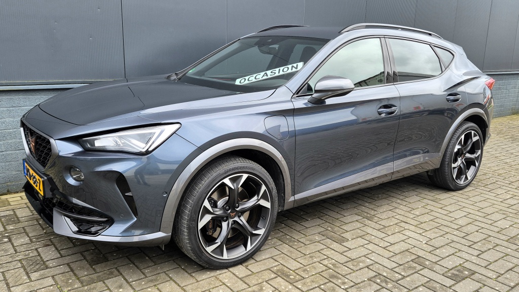 Cupra Formentor 1.4 e-hyb vz perf | camera | key-less | navi | led | 19 inch |