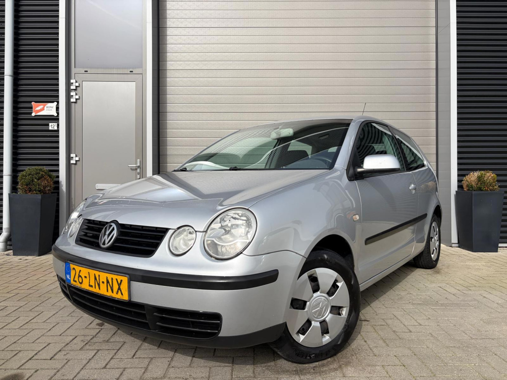 Volkswagen Polo 1.4-16v comfortline/jaar apk/airco/cruise control/