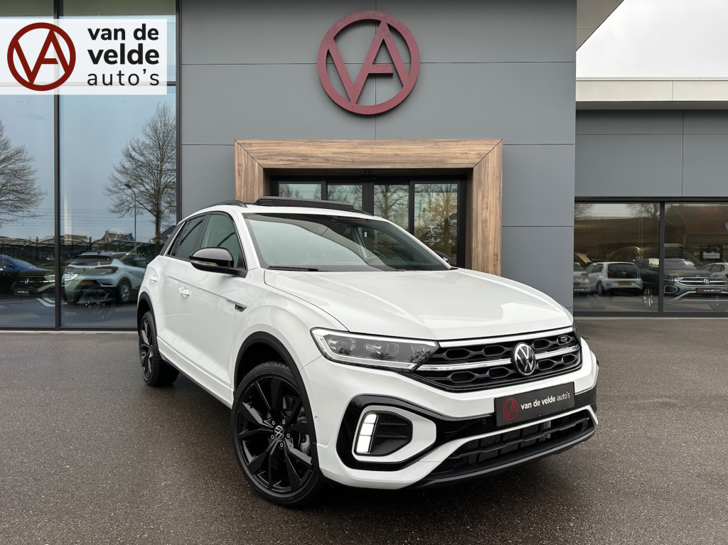 Volkswagen T-roc 1.5 tsi r-line | black style | panoramadak | 19 inch | camera | keyless | dode hoek | rijklaar incl. garantie