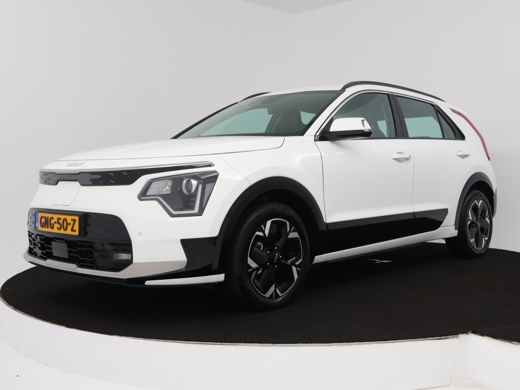 Kia Niro Ev dynamicline 64.8 kwh | soh 99,5% | apple carplay/android auto | achteruitrij camera | sfeerverlichting | nederlandse auto | nap |