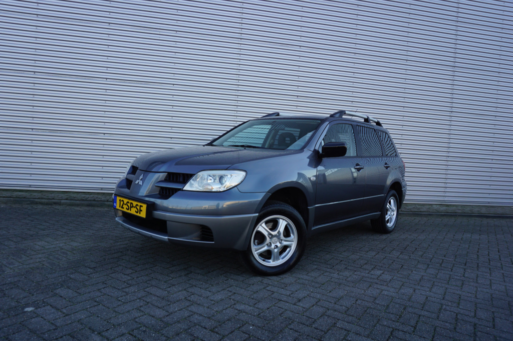 Mitsubishi Outlander 2.0 invite+ airco / cruise / elektr. ramen / trekhaak / lm velgen / nap