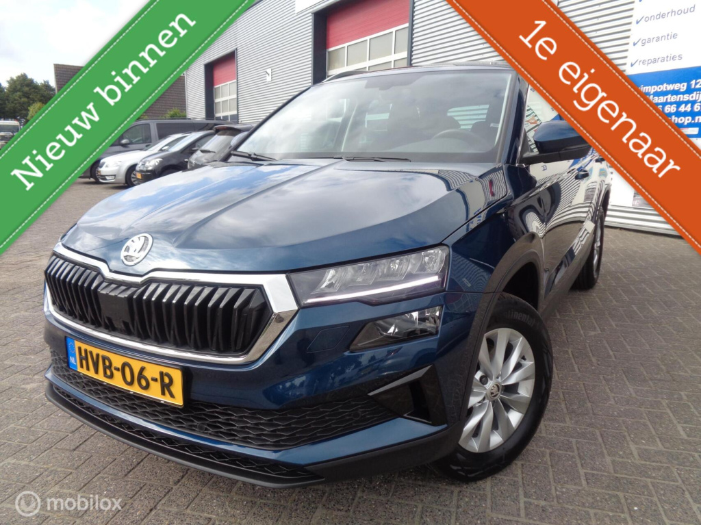Skoda Karoq 1.0 tsi business edition/airco/stoel+stuur verw/full led/apple carplay/lm velgen/1st eig/nieuwstaat/nieuw model