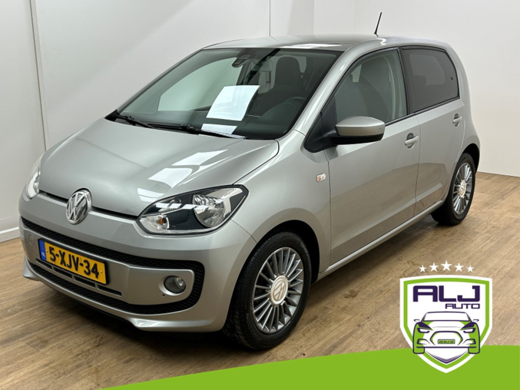 Volkswagen UP! occasion 1.0 high up! bluemotion | grijs | tweedehands volkswagen up | airco | cruisecontrol | bluetooth audio