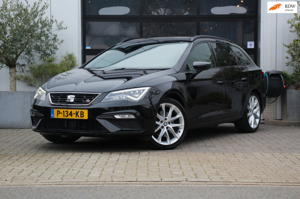 Seat Leon st 1.8 tsi fr business intense - pano - carplay - leder/alcantara - led - seat sound - trekhaak - pdc+camera - vol!