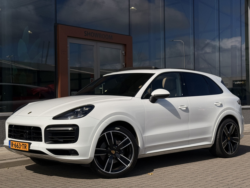 Porsche Cayenne 3.0 | sportdesign | pano | luchtvering | adaptief cruise control | stoelkoeling | 22" | 340pk