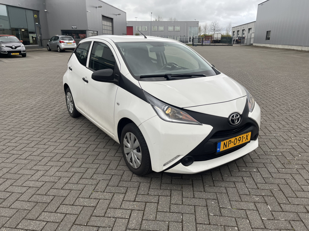 Toyota Aygo 1.0 vvt-i x-now 5 drs 54 dkm airco nl auto