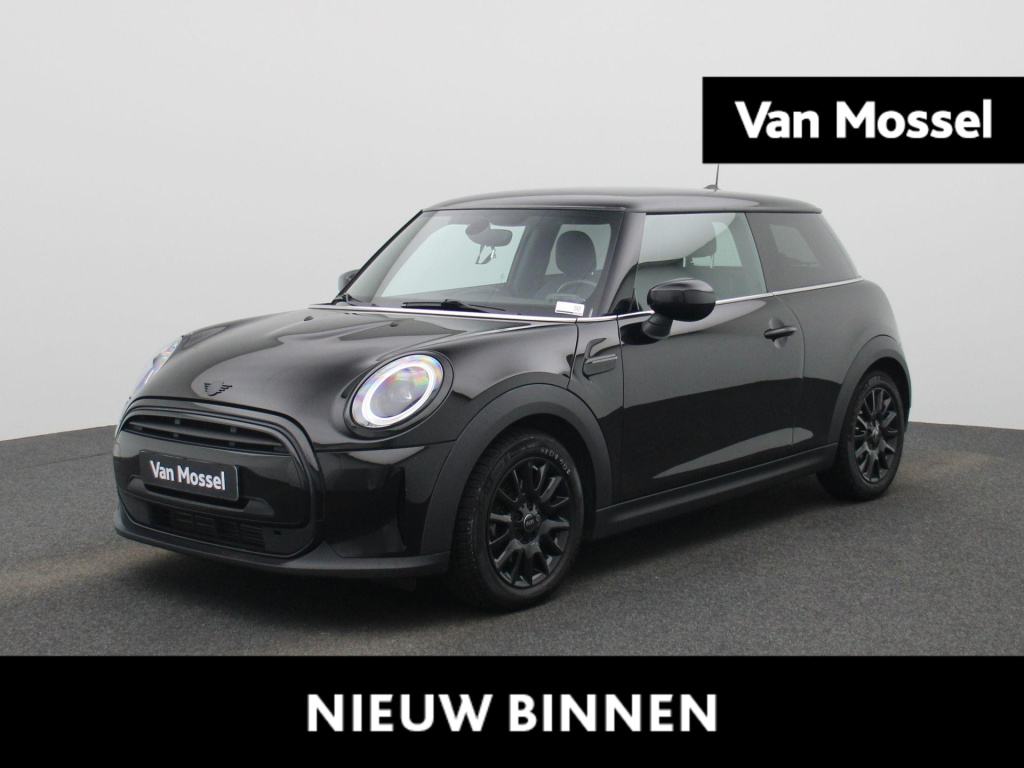 Mini Cooper mini 1.5 essential | navigatie | black pakket | parkeer sensoren | airco | virtual cockpit | union jack achterlichten | bluetooth