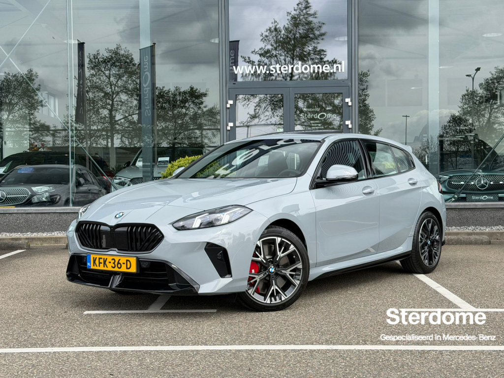 BMW 1 Serie 120 m sport design edition i panoramadak i camera i led i widescreen i carplay i harman kardon l dab l premium pack l verwarmd stuurwiel l driving assistance l alarm klasse 3 l bmw teleservice l verwarmde voorstoelen l