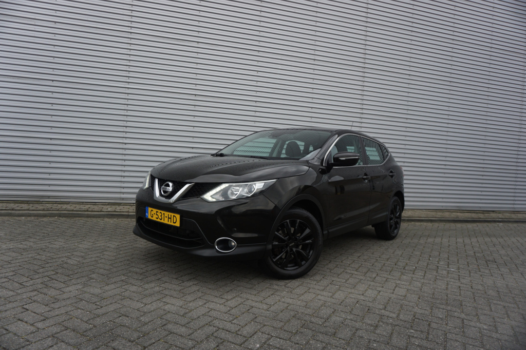 Nissan Qashqai 1.2 acenta climate / navi / cruise / camera / parkeers. / trekhaak / lm velgen