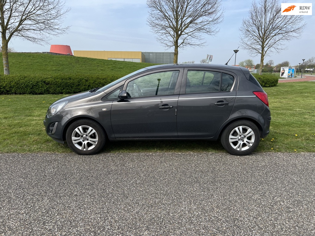Opel Corsa 1.2-16v design edition automaat