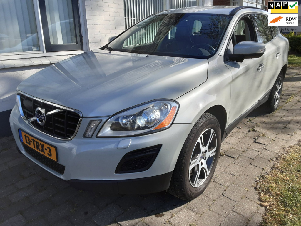 Volvo XC60 2.0 t5 momentum