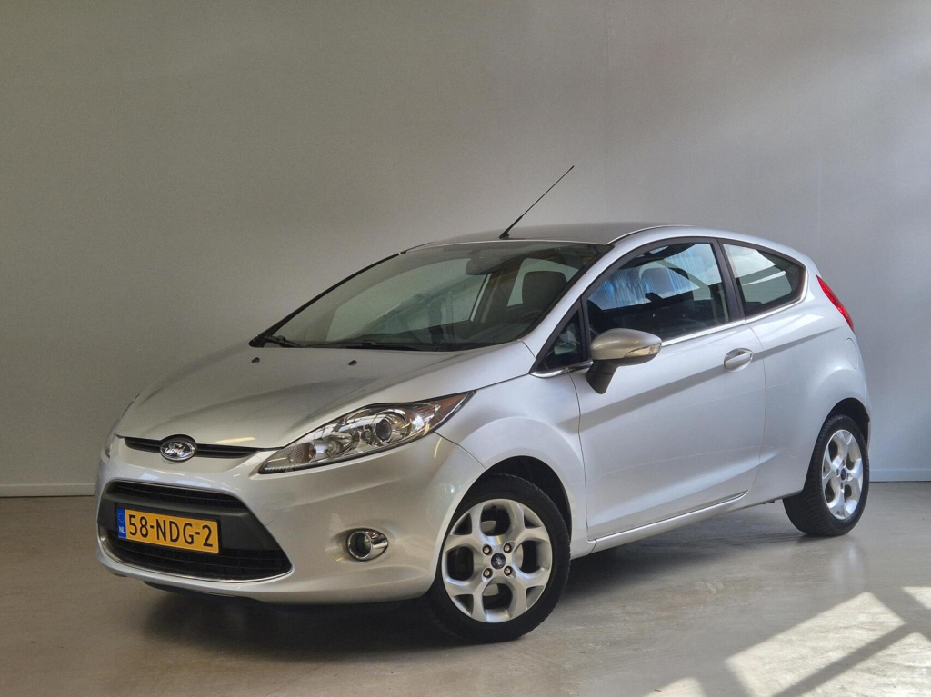 Ford Fiesta 1.4 titanium / automaat / origineel nl