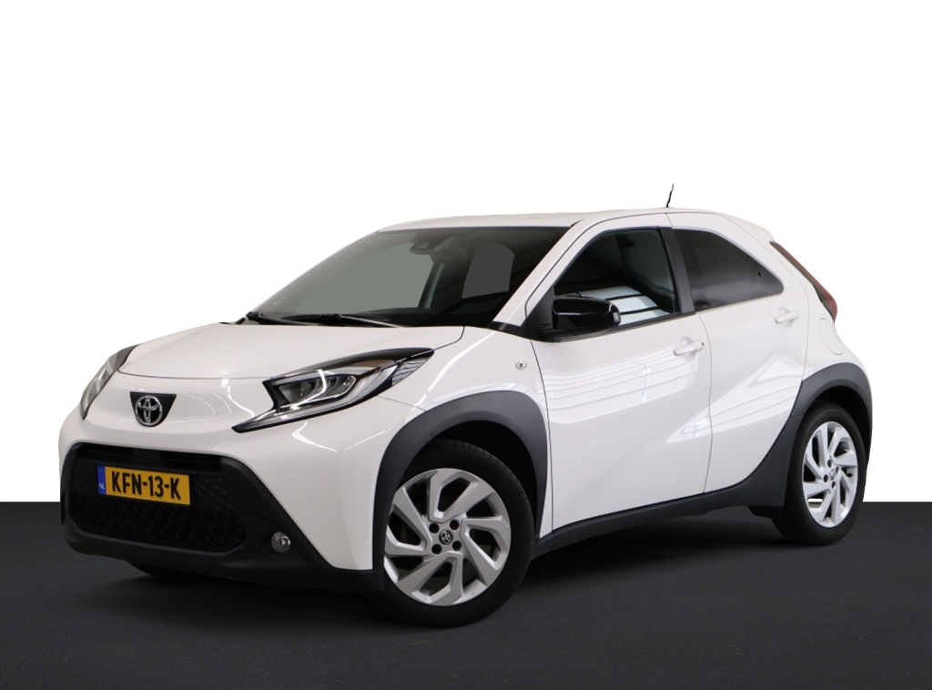 Toyota Aygo x 1.0 vvt-i mt first