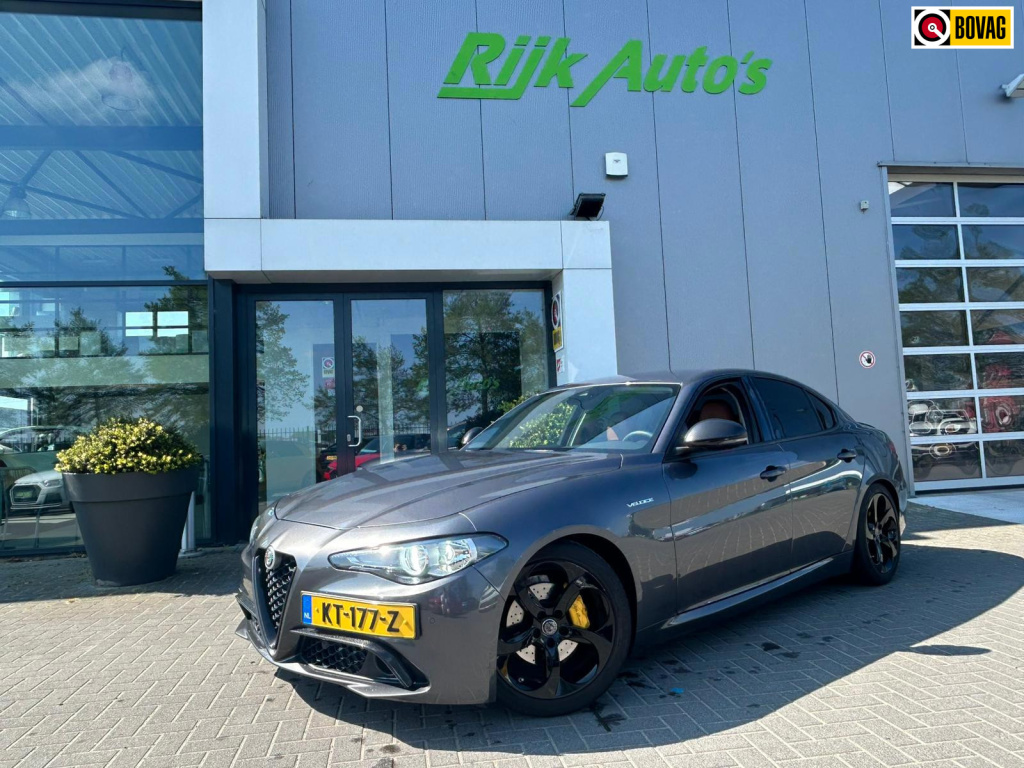 Alfa Romeo Giulia * veloce pack * stoel + stuur verwarming* 100% onderhouden *