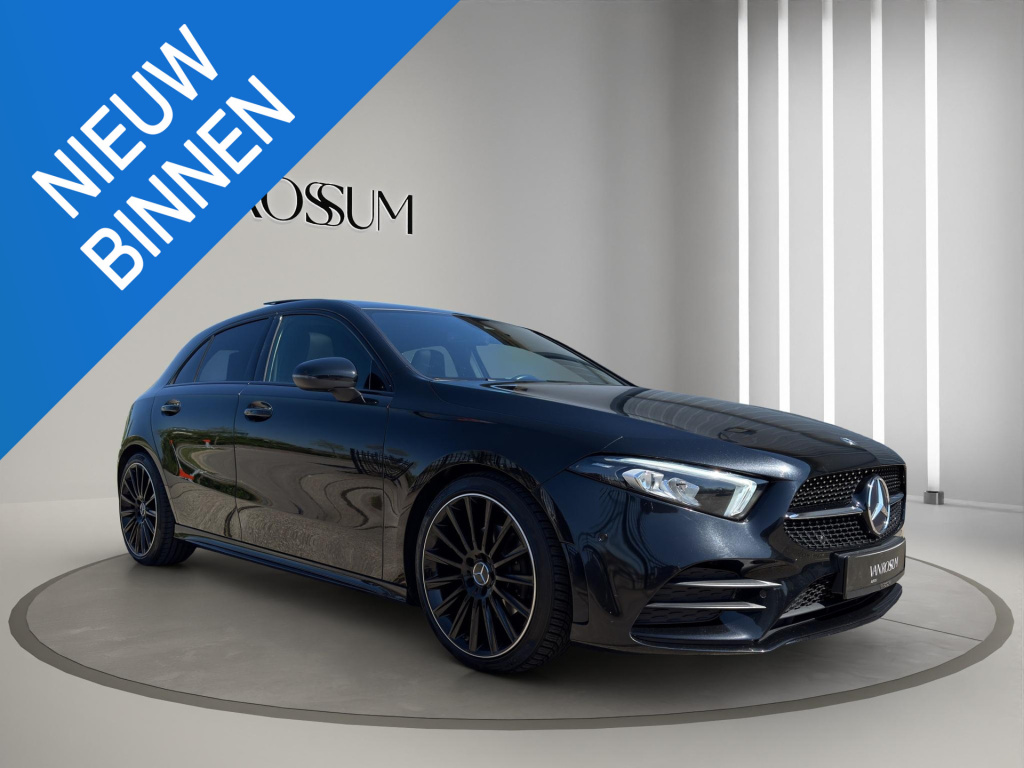 Mercedes-Benz A-Klasse 180 business solution amg pano | stoelverwarming | 19 "| parksensors v+a | widescreen | led | camera |