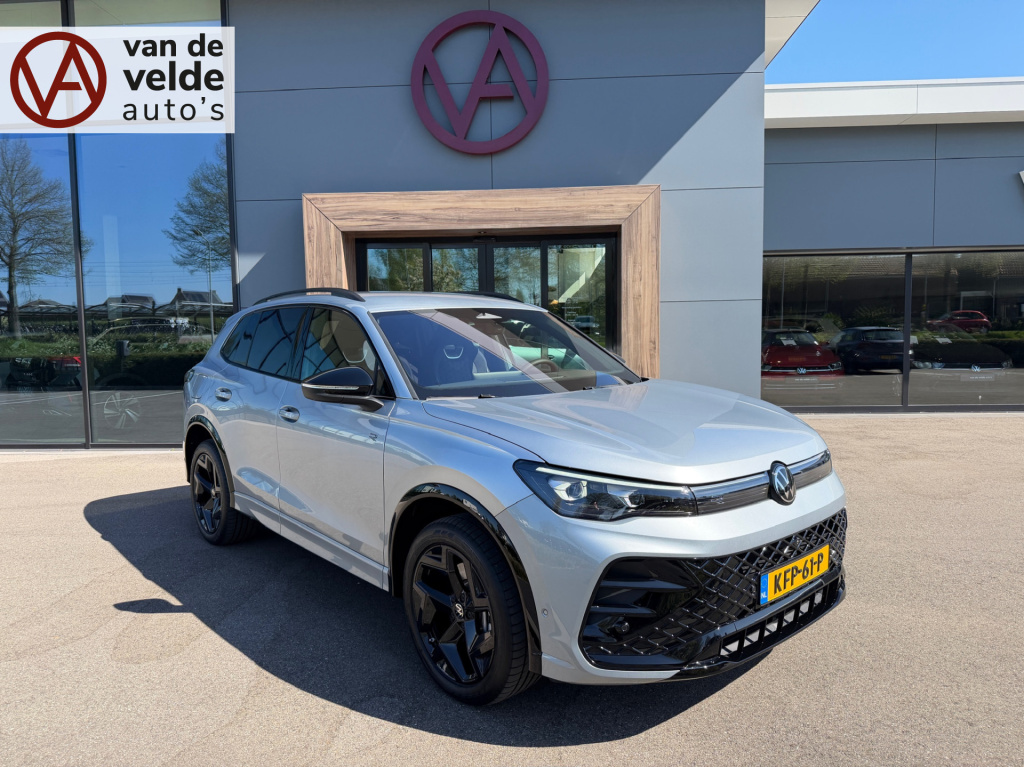 Volkswagen Tiguan 1.5 ehybrid r-line | black line | 360 camera | trekhaak | dode hoek | iq light | elek. klep | rijklaar incl. garantie