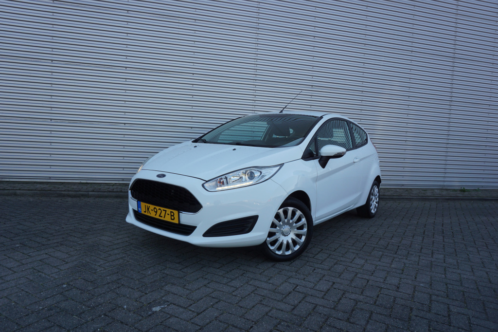 Ford Fiesta 1.0 style airco / navi / cruise / elektr. ramen / nap / apk t/m 04-2027