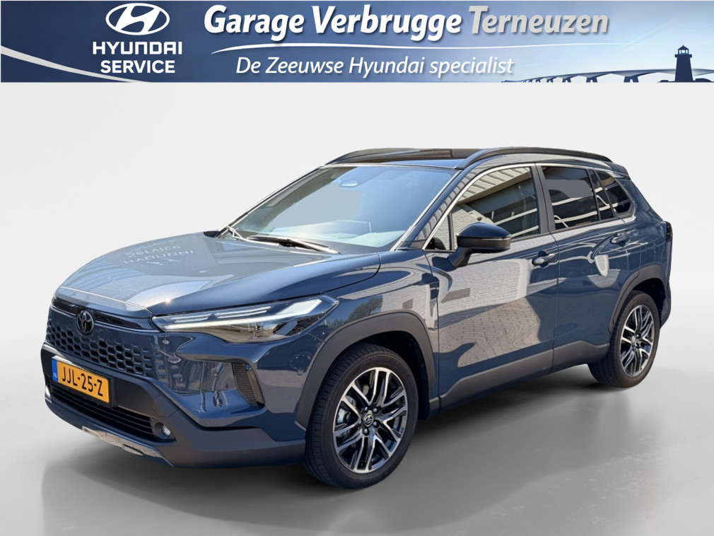 Toyota Corolla Cross hybrid 180 executive | als nieuw | panorama | jbl | lederen bekl