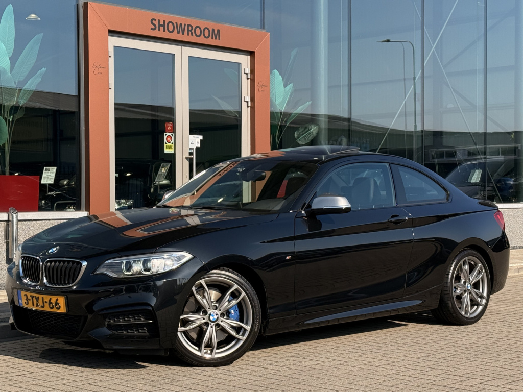 BMW 2-serie coupé m235i high executive | schuifdak | harman / kardon | cruise | memory | leder | dab | navi |