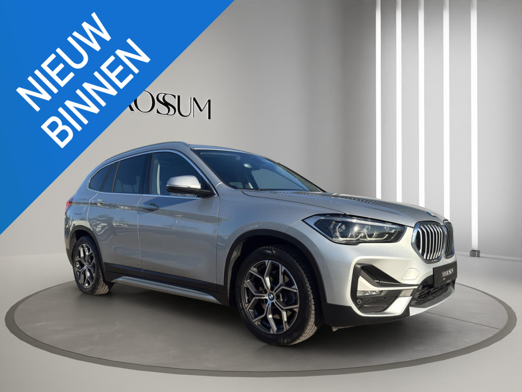 BMW X1 xdrive25e high executive x-line panorama | leder | sportstoelen | led | park sensors v+a |