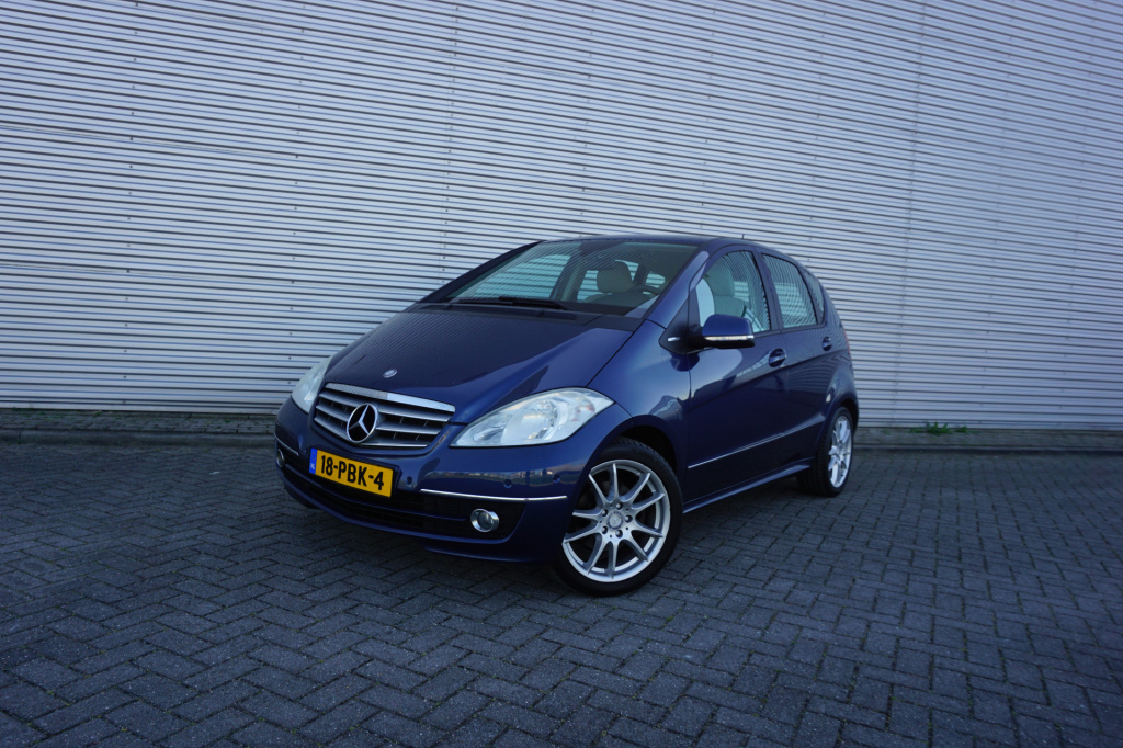 Mercedes-Benz A-Klasse 160 business class elegance automaat - airco / cruise / bt / parkeers. / lm velgen / nap