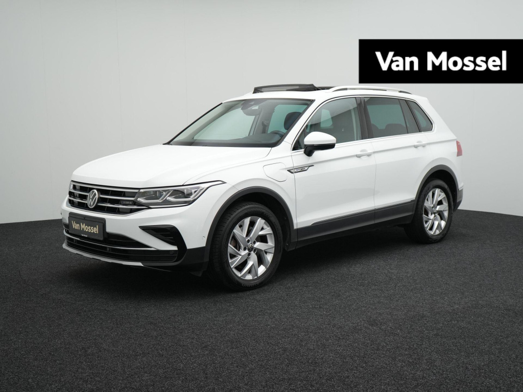 Volkswagen Tiguan 1.4 tsi ehybrid elegance | automaat | apple carplay/ android auto | panorama dak | adaptive cruise control | keyless | matrix led | parkeersensoren v+a | 360 camera | navigatie | 12 maand bovag garantie! |