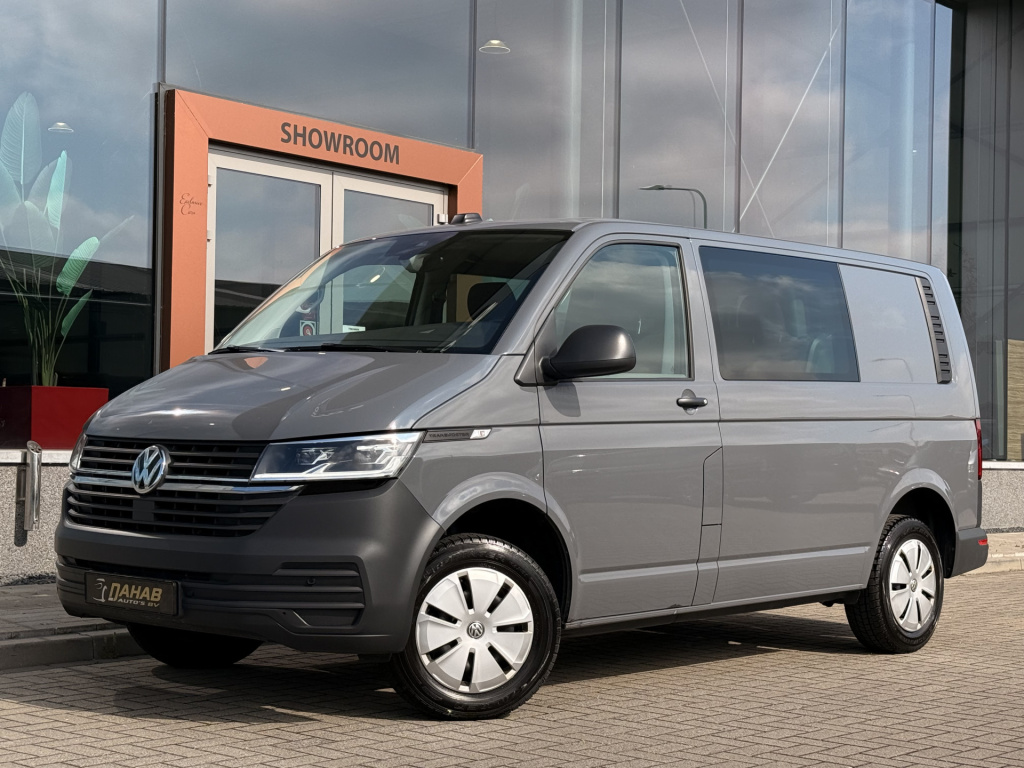 Volkswagen Transporter 2.0 tdi l1h1 28 | acc | dubbele cabine | stoelverwarming | apple carplay | trekhaak | dab | dode hoek | trailer assistent |