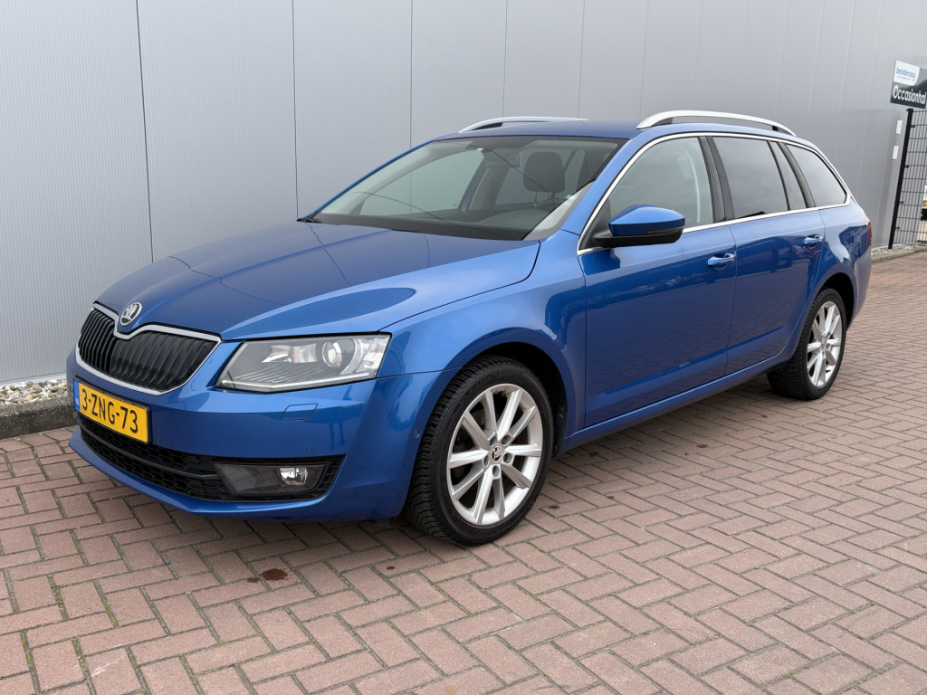 Skoda Octavia combi 1.6 tdi elegance businessline navi/clima/pdc/leder/led