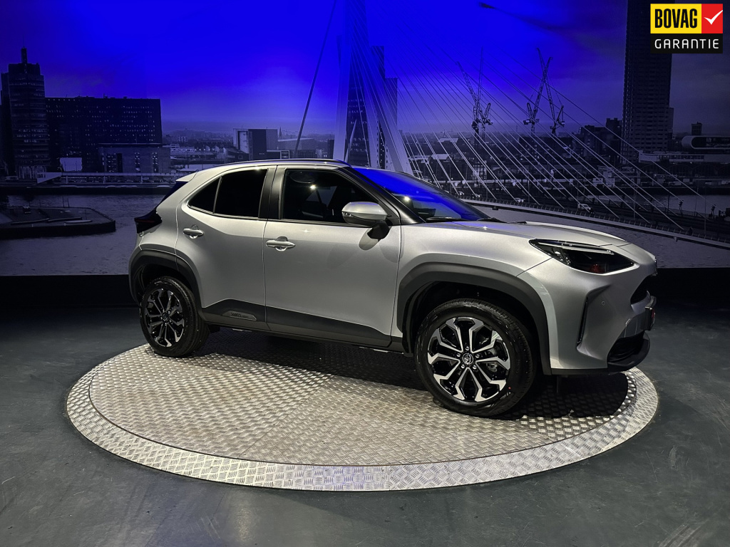 Toyota Yaris Cross 1.5 hybrid 130 dynamic *acc*winterpakket*camera*17inch*